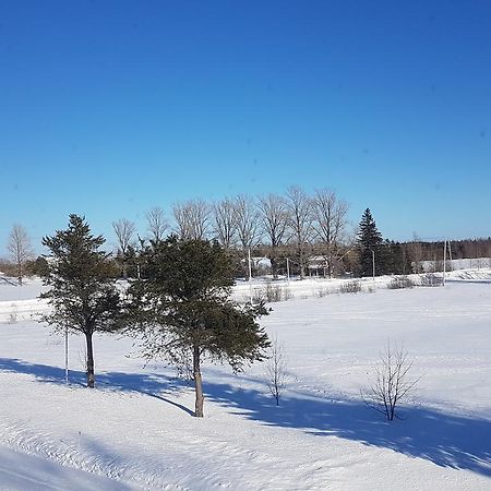 Хостел Domaine St-Viateur Амо Экстерьер фото